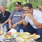 Mentan Santap Jagung di Samangki Maros