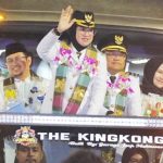 Euforia Penyambutan Husniah dan Darmawangsyah