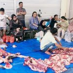 Keluarga H.Azikin Solthan Sembelih Sapi Kurban