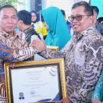 Bupati dan TP-PKK Takalar Terima Penghargaan