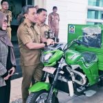 Pemkab Jeneponto Terima Bantuan Armada Sampah