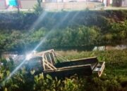Giliran Mobil Pickup Terjungkal di Jln.Inspeksi Kanal 