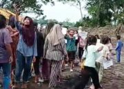 Amarah Warga Ujung Baji Protes Tambang Pasir Ilegal