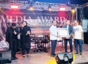 AMWI Anugerahi Penghargaan Kepada Bupati Bone