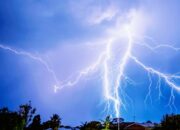 Petir dan Angin Dahsyat ‘Ngamuk’ di Wilayah Sulsel