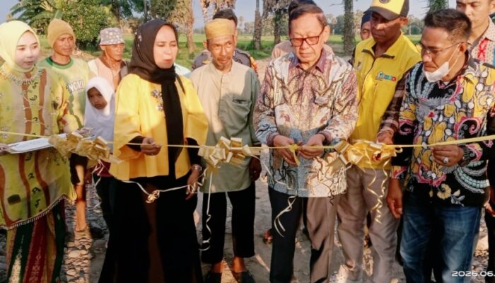 Hamka B Kady Bantu Petani Lewat Program PISEW