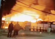Kebakaran Hanguskan Pasar Pa’baeng-baeng Makassar