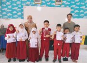 SDI Borong Jambu III Terima Bantuan Pakaian Seragam Gratis 