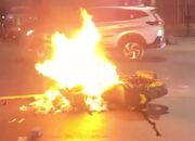 Dibakar, Diduga Milik Geng Motor, Masih Mauko.!! 